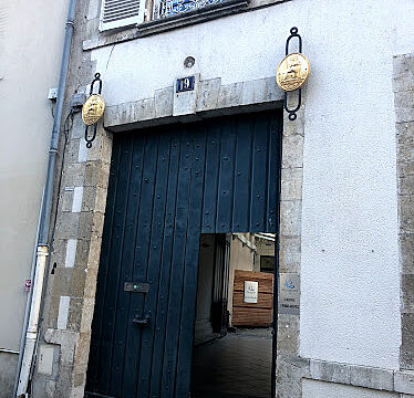 Etude de Mes Bertrand BASSEVILLE et Laurence BASSEVILLE